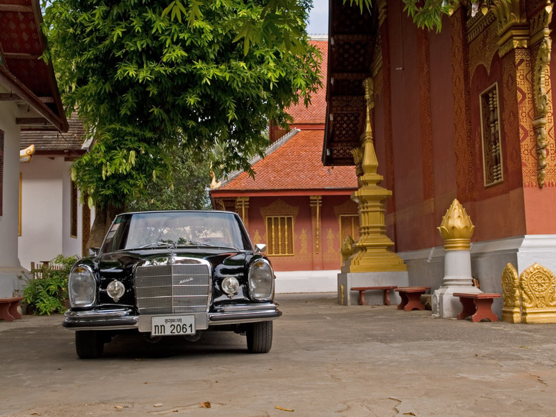 Luang Prabang, Mercedes 280S, Wat Sene